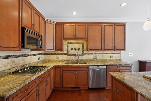 612 Stone Canyon Circle, Inverness, IL 60010