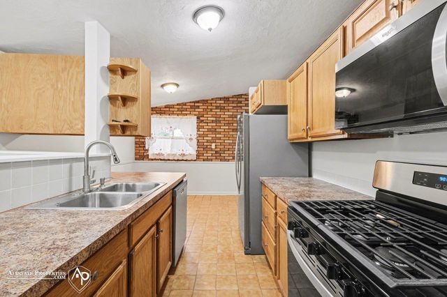 1005 MacDonald Avenue, Flint, MI 48502