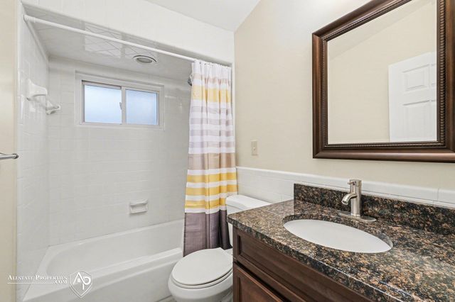1005 MacDonald Avenue, Flint, MI 48502