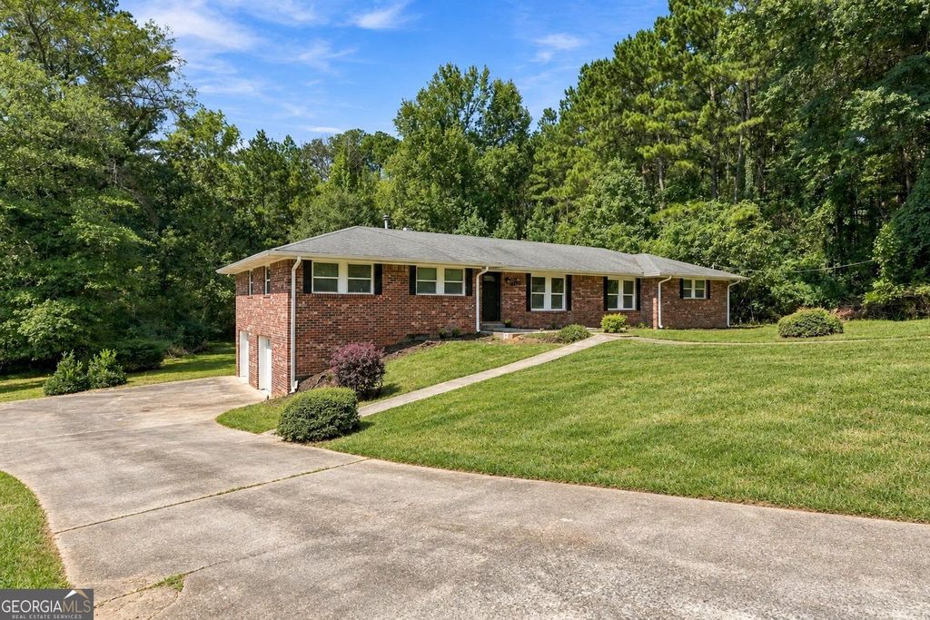 4195 Valley Lake Terrace SW, Atlanta, GA 30349 — photo 2