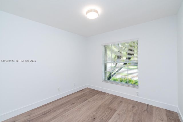 812 Garnet Cir 812, Weston, FL 33326
