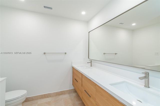 812 Garnet Cir 812, Weston, FL 33326