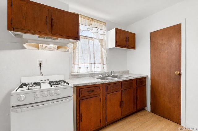 464 S 2nd Avenue, Mount Vernon, NY 10550