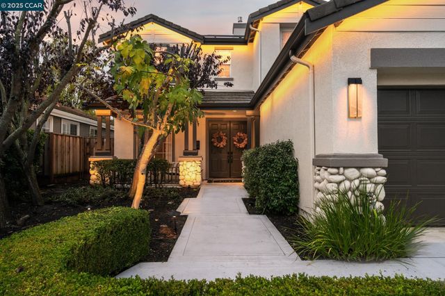 84 Plumeria Ct, Danville, CA 94506