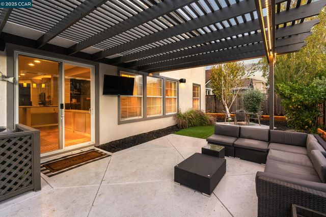 84 Plumeria Ct, Danville, CA 94506