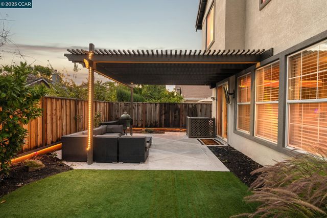 84 Plumeria Ct, Danville, CA 94506