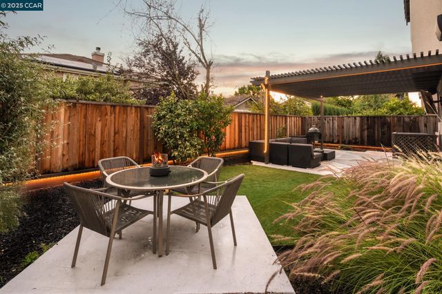 84 Plumeria Ct, Danville, CA 94506