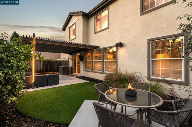 84 Plumeria Ct, Danville, CA 94506