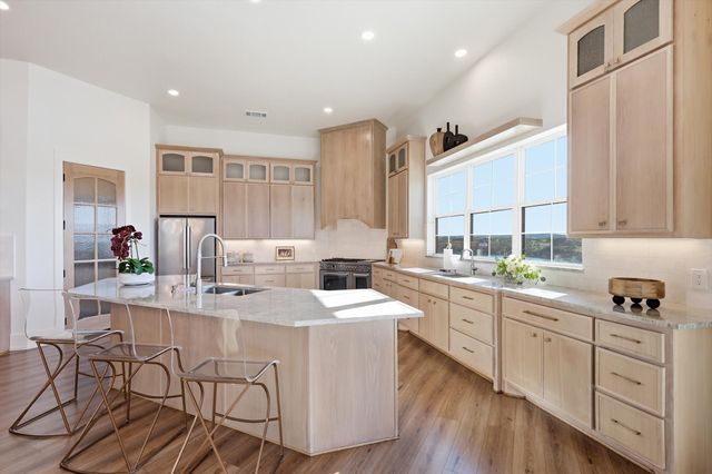 7085 W Hells Gate Drive, Possum Kingdom Lake, TX 76475