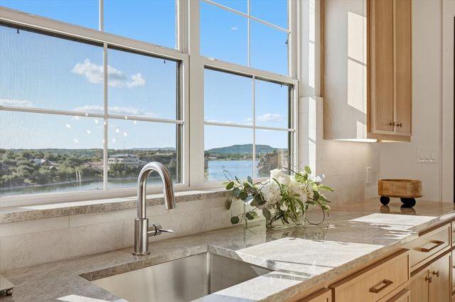 7085 W Hells Gate Drive, Possum Kingdom Lake, TX 76475