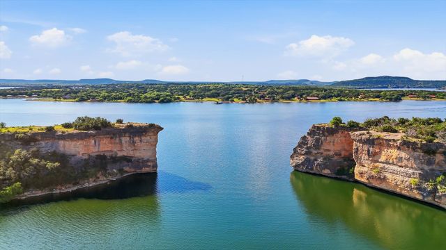 7085 W Hells Gate Drive, Possum Kingdom Lake, TX 76475