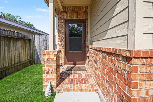 10019 Meadow Mill Forest Lane, Houston, TX 77044