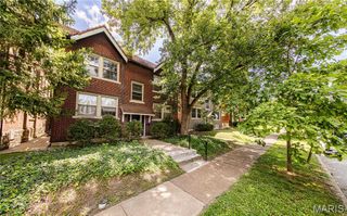 4614 Shenandoah Avenue, St Louis, MO 63110