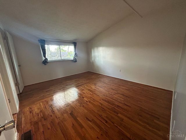 7752 Montgomery Road, Sycamore Twp, OH 45236