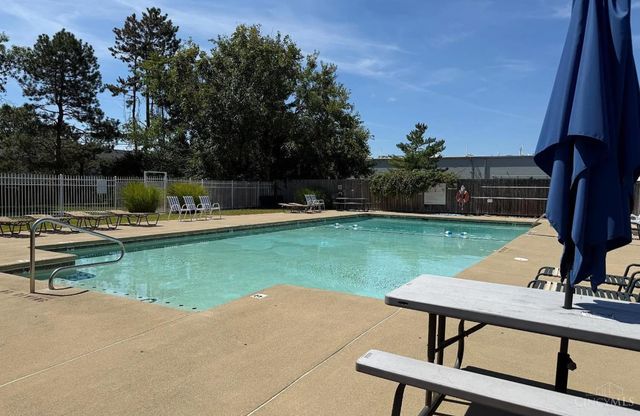7752 Montgomery Road, Sycamore Twp, OH 45236