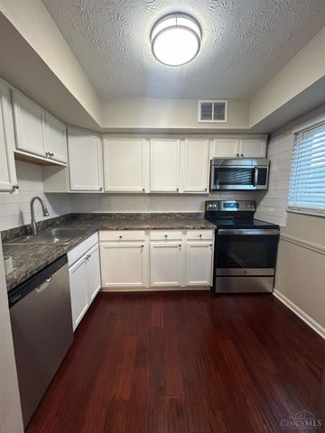 7752 Montgomery Road, Sycamore Twp, OH 45236