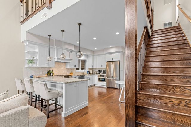 2913 S Lowe Avenue, Chicago, IL 60616