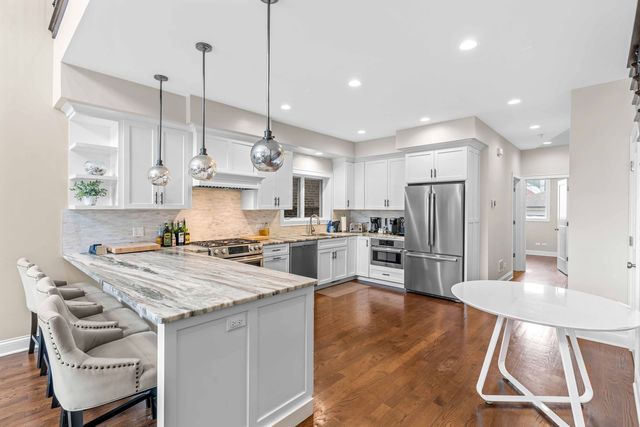 2913 S Lowe Avenue, Chicago, IL 60616