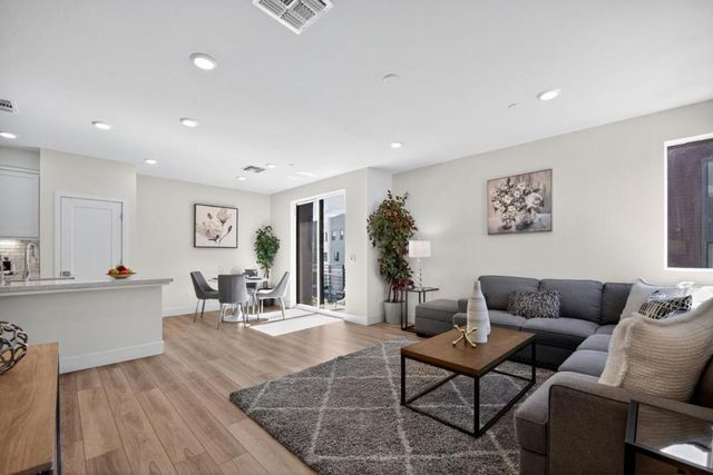 3891 Vanguard 1004, Fremont, CA 94538