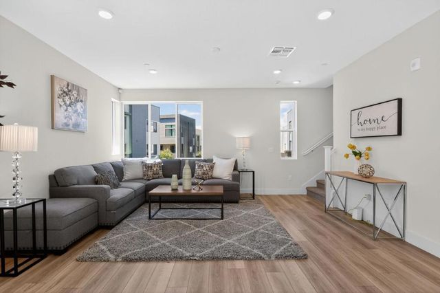 3891 Vanguard 1004, Fremont, CA 94538