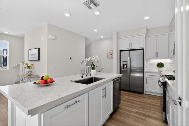 3891 Vanguard 1004, Fremont, CA 94538