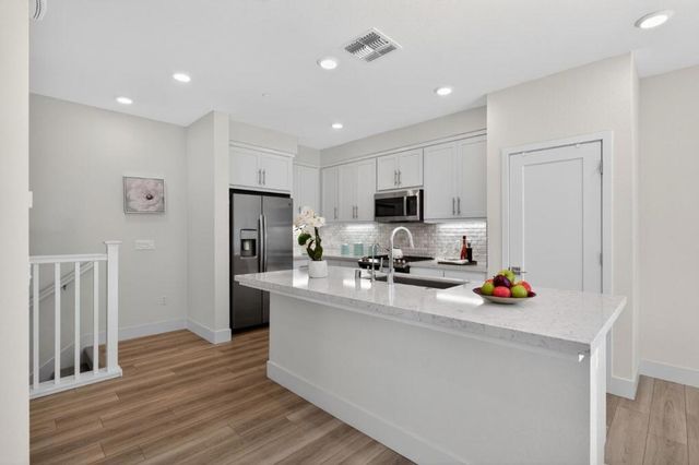 3891 Vanguard 1004, Fremont, CA 94538