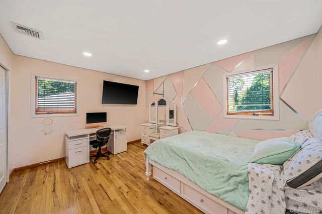 5 Priscilla Avenue, Holtsville, NY 11742