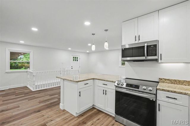 13 Castle Drive, Florissant, MO 63034