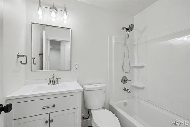 13 Castle Drive, Florissant, MO 63034