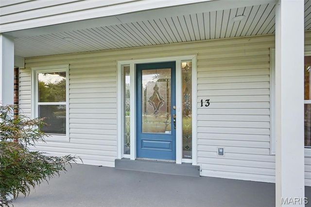 13 Castle Drive, Florissant, MO 63034