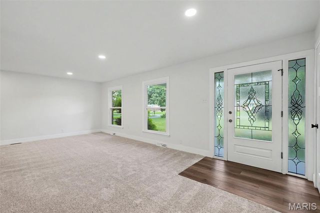 13 Castle Drive, Florissant, MO 63034