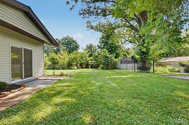 13 Castle Drive, Florissant, MO 63034