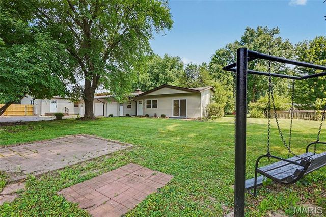 13 Castle Drive, Florissant, MO 63034