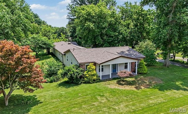 13 Castle Drive, Florissant, MO 63034