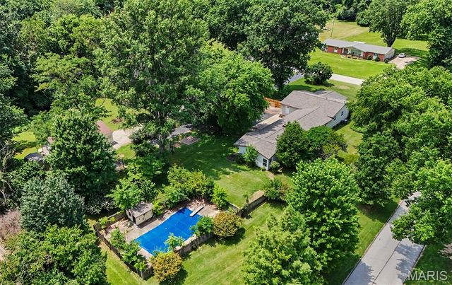 13 Castle Drive, Florissant, MO 63034