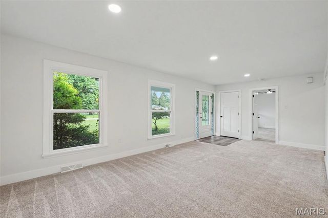 13 Castle Drive, Florissant, MO 63034