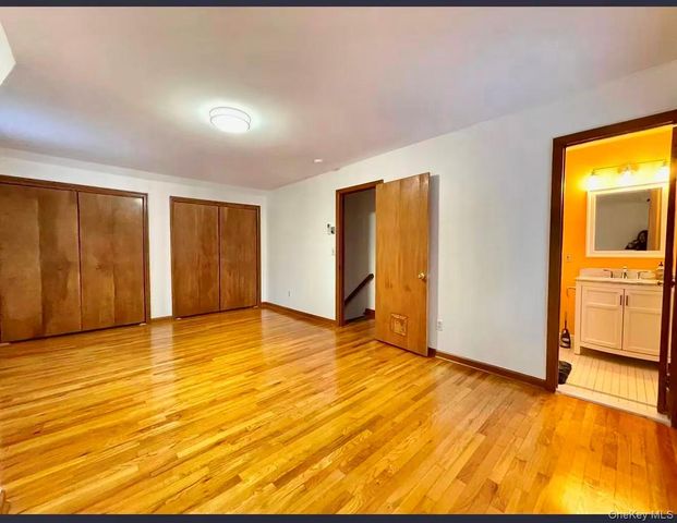 214 Old town Rd, East Setauket, NY 11733
