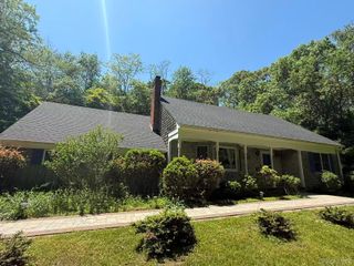 214 Old town Rd, East Setauket, NY 11733
