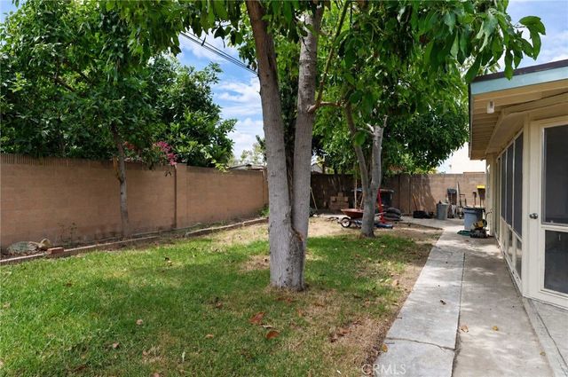 2014 S Poplar, Santa Ana, CA 92704