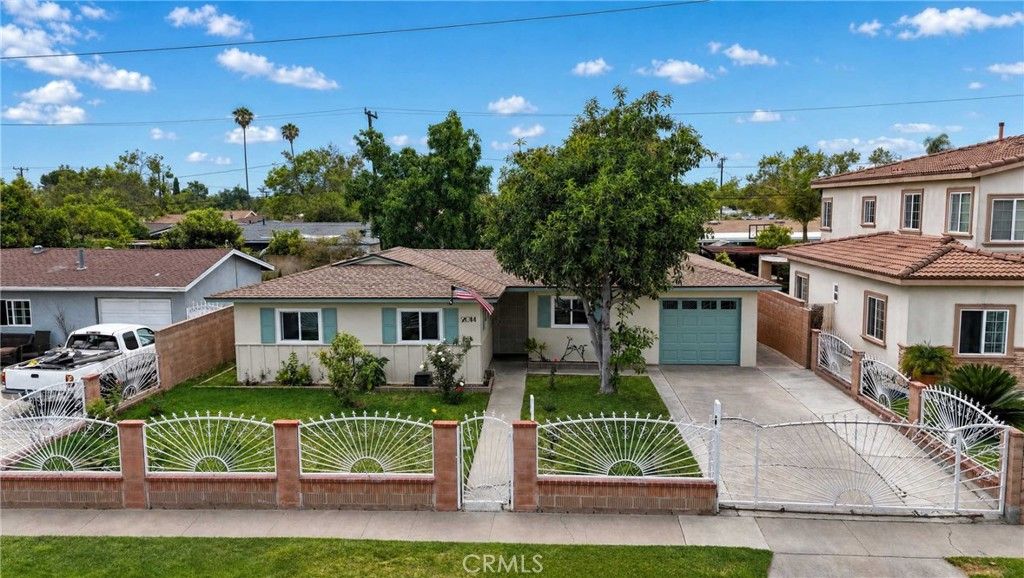 2014 S Poplar, Santa Ana, CA 92704