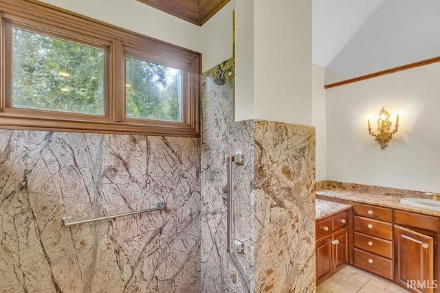 5500 E Ariel Way, Bloomington, IN 47408