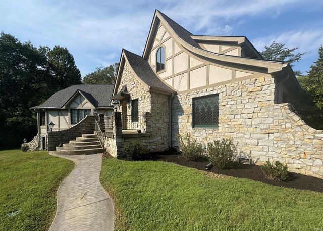 5500 E Ariel Way, Bloomington, IN 47408