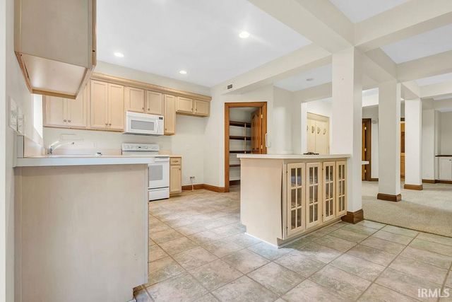 5500 E Ariel Way, Bloomington, IN 47408