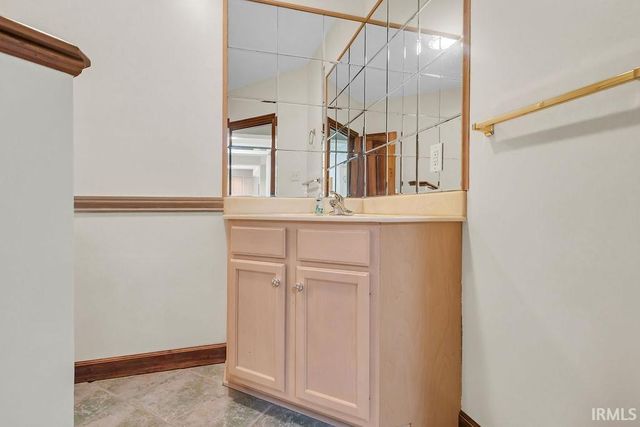 5500 E Ariel Way, Bloomington, IN 47408