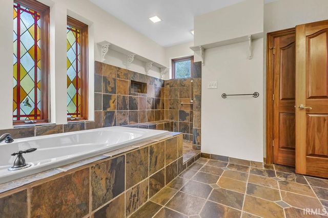 5500 E Ariel Way, Bloomington, IN 47408