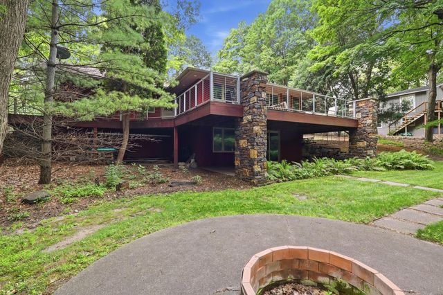 18416 Ridgewood Road, Minnetonka, MN 55391