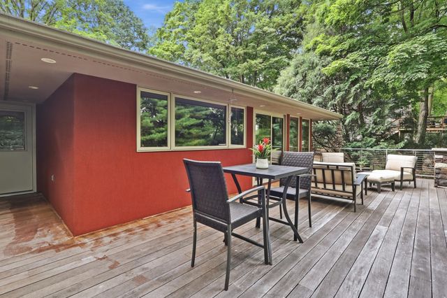 18416 Ridgewood Road, Minnetonka, MN 55391
