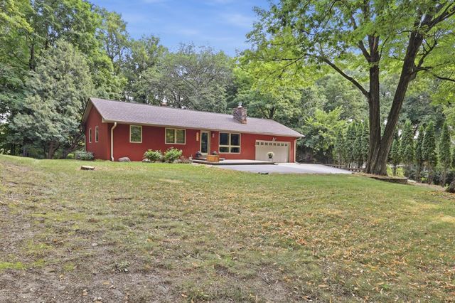 18416 Ridgewood Road, Minnetonka, MN 55391