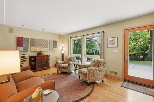 18416 Ridgewood Road, Minnetonka, MN 55391