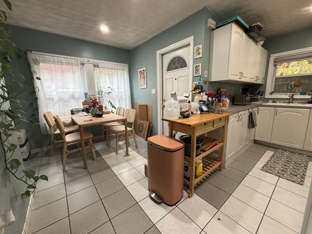 504 Washington St 1, Brookline, MA 02446